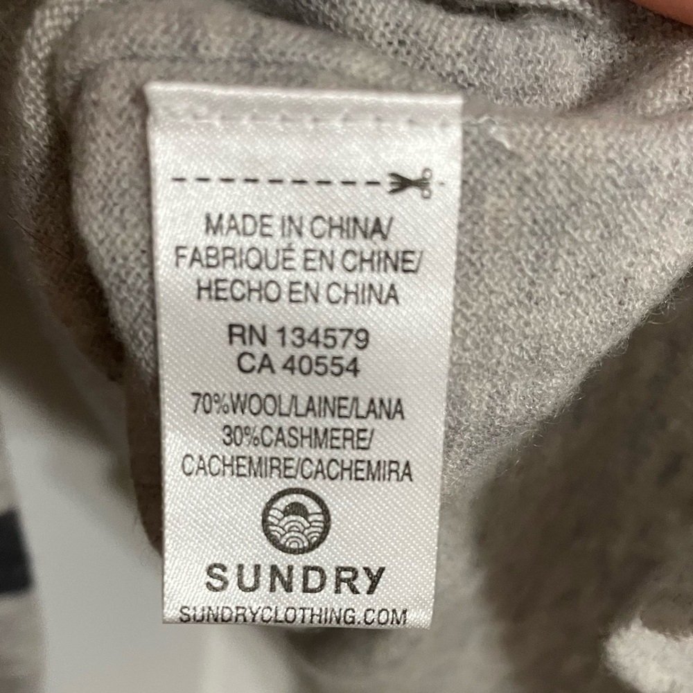 NWT SUNDRY Sweater Size 2… 70% Wool/ 30% Cashmere / Gray - Picture 3 of 3